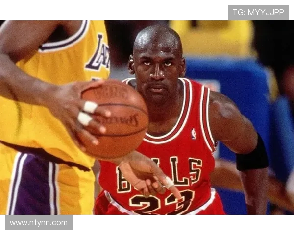 乔丹传奇：从篮球场到商业帝国的辉煌人生与不屈精神